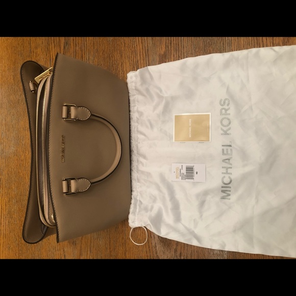 Michael Kors Savannah Oyster Leather Satchel - Picture 5 of 5